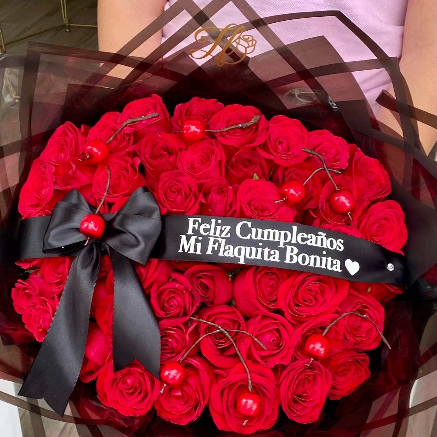 Caja de rosas rojas